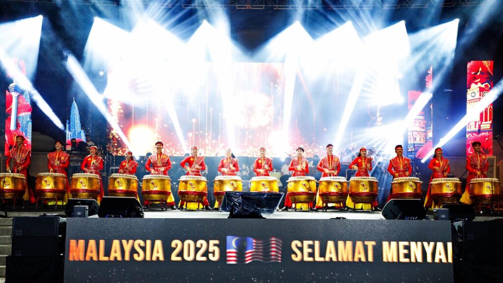 马来西亚吉隆坡市政局国庆盛典 白世音文化艺术研究协会受邀演出