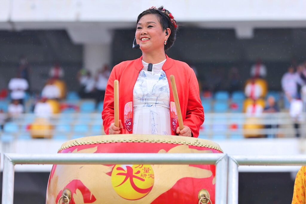 第二届中华鼓总统筹-白世音院长率领万仁齐奏世界和谐鼓